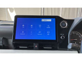 ディスプレイオーディオを装備。スマホとクルマをつなぐことで、これまでのナビに加えて、いろんなサービスが楽しめます。