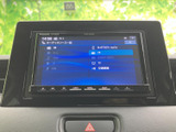 多様なソースに対応し、お好みの音楽を楽しめます。クリアな表示で操作も簡単。充実したオーディオ機能で、車内時間をより豊かに演出します。