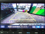 ◆【リアカメラ】が装着されています。リバースに入れるだけで映ります。後方の安全確認や、狭い駐車場での車庫入れ、雨の日や夜間など視界の悪い時に便利です。安全にバックする為には欠かせない装備です。