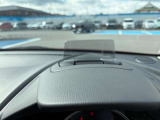 目線を落とさなくてもデジタル表示でスピードを確認できる、ディスプレイが装備されています。