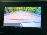 【バックカメラ】駐車時に後方がリアルタイム映像で確認できます。大型商業施設や立体駐車場での駐車時や、夜間のバック時に大活躍!運転スキルに関わらず、今や必須となった装備のひとつです!