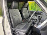 運転席シート廻りは使用感も少なく、良好な状態となっています。前オーナー様が丁寧に使っていたことがよくわかりますね。