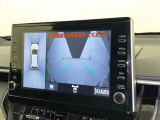 【フロントカメラ】運転席に座った状態で死角になりやすいクルマの前の様子まで確認でき安全ですね♪