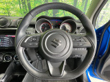 【純正革巻きステアリング】上質な革を使用することで、手にしっかり馴染みとても運転しやすいハンドルです♪