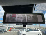 スマートルームミラー♪たくさん荷物を載せても、バックカメラで映像を映すので後方の視界も確保!!様々なシーンで活躍する便利装備☆