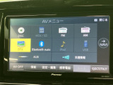 ディスクやラジオ、Bluetooth Audioなど、音楽や音声の選択肢が画面上に一覧表示されています。使いたい音源を確認しやすく、日々の移動時間に合わせて選べます。