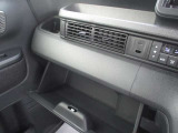 お車は一生の内にそう何度も買いなおされるものではありません。なので後悔の無いお車選びとカーライフ私たちケイスマイルにサポートさせて下さい!
