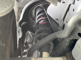 お車を安心してお乗りいただく為には、足回りの定期点検が欠かせません。サービスサポート(有償保証)では無料点検もご提供しており、安心のカーライフをお過ごしいただけるサポート体制が整っています。