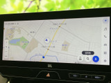 現在地周辺の道路や施設を画面で確認でき、目的地設定にも活用できるナビゲーション画面です。見やすい表示で、初めての場所へのお出かけも落ち着いて準備できます。
