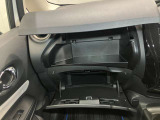 上下に収納があるので、常備しておきたい小物など分けて収納でき、車内をきれいに保てます!