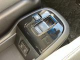 スイッチ一つで操作可能な【電動パーキングブレーキ】★停車を保持する【ブレーキホールド】。