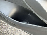 運転席のドア内部にもドリンクホルダーがございます。
