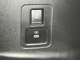 3列目シートからでも左側スライドドアの開閉ができるスイッチ!うれしいUSBソケツトも付いています★