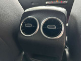 納車前整備は、メルセデスベンツ国際認定メカニックによる最新の検査ライン等の施設が充実した当社工場で入念に行います。メルセデス・ベンツの定める厳しい基準をクリアしたお車のみをご案内させて頂きます。