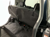 後席を跳ねあげれば。大きな荷物が可能です。