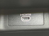 HDMI端子に専用ケーブルを差し込むとナビで動画を楽しめます★