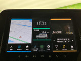 地図やテレビ、各種オーディオを一画面から選べる構成で、目的に応じた切り替えに便利です。表示も見やすく、日々の移動をサポートする案内・再生環境です。