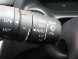 雨量に応じて自動でワイパーが動くレインセンサーワイパーを搭載。また、感度調整機能付ですので、お客様一人ひとりのお好みに合わせてワイパーの作動感度を調整することができます。