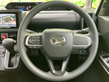 握ったまま手元のスイッチ類にアクセスしやすく、運転中の各種操作をまとめて行える配置です。メーターや前方を見ながら扱いやすい位置にまとまっています。