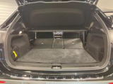 大容量トランクスペース。分割可倒式セカンドシートを使用すれば更に広大なスペースが実現します。