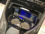 置くだけ充電とC端子の充電口装備されています