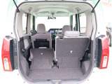 自社工場を3拠点完備しております。重整備やカスタムを始め、ご購入後のお車のメンテナンスも弊社にお任せください。