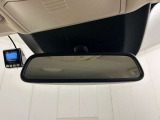 リバース連動型のバックカメラは、精度が良く、バックや縦列駐車もストレスなく止められます。カメラの性能も日々進化しており画質には私たちも驚かされます。ぜひ実車でのご確認をお願い致します!