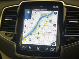 【9インチタッチスクリーン純正HDDナビ】「Apple Car Play」「Android Auto」対応のボルボ先進ナビゲーション「SENSUS」。最新地図データへ無料更新してお渡しします。