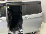 【両側オートスライドドア】子供を乗せたりするのにも隣のお車を気にせずストレスフリー★雨の日などはリモコンキーからドアの開閉ができとても便利な両側オートスライドドア★