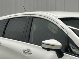 プラスチックバイザーがない分デザインもすっきり★洗車の時の窓拭きもラクラクです!