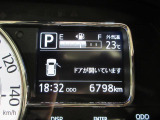たとえばダイハツのお店にある、たくさんのスマアシ搭載車は、正常に作動する事をしっかり確認します。