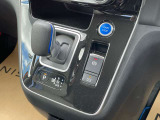 ☆ オートホールド機能は、信号待ちなどでブレーキを踏み続けなくてもブレーキをかけてくれます ☆