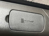 ドライブレコーダーのmicroSDカードが入ってます
