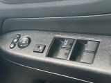 運転席窓操作部スイッチの画像です。