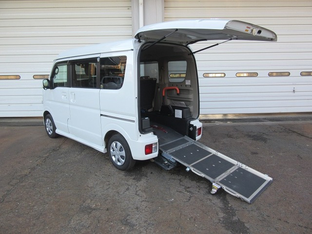 NV100クリッパーリオ チェアキャブ ハイルーフ 4WD