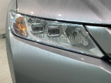 LEDヘッドライトは、点灯の瞬間から最大光量を発揮し、突然暗くなるトンネルなどでの安定感を高めます。