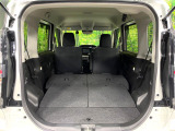 普段のお買い物や通勤、送迎等に十分な荷室スペースを確保しております。セカンドシートを倒すと、大きな荷物の積載も可能です♪