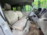 運転席シート廻りは使用感も少なく、良好な状態となっています。丁寧に使われていたことがよくわかりますね。