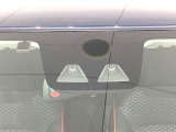【スマートアシスト】走行中に前方の車両等を認識し、衝突しそうな時は警報とブレーキで衝突回避と被害軽減をアシスト。より安全にドライブをお楽しみいただけます。