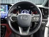 レーダークルーズコントロール。先行車を認識し、設定した車間距離を保ちながら追従走行を支援します。高速道路の渋滞走行時など、停止・発進を繰り返すシーンで、運転負荷を軽減します。