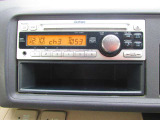 Gathersのオーディオ(CX-128C)です。CDとAM・FMラジオに対応し、下には小物を置けるポケットがあります。