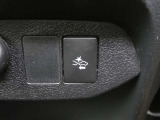 【プリクラッシュセーフティ】前方の車両や歩行者などを検知して、ブザーや表示で警告してくれたり、ブレーキアシストをてくれます。
