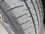 【タイヤの溝は御覧のとおりです】タイヤ代も金額が上がっておりますので、しっかりご確認ください!お気軽にお問い合わせくださいませ。