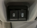 USB電源ソケットが前席中央にあり、便利に使えます☆