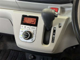 自動で車内温度を調整してくれる【オートエアコン】付きです