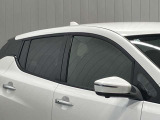 プラスチックバイザーがない分デザインもすっきり★洗車の時の窓拭きもラクラクです!