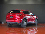 【CX-5】上質感と精悍さを兼ね備え、ワイド感を強調した意匠。オールラウンドな機能美と品格、洗練されたデザイン。
