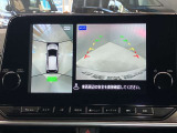【アラウンドビューモニター】車を上から見下ろしているかのような映像で周囲の状況がひと目で確認、狭い駐車場に駐車するときも安心です♪♪障害物などがあると警告音がなりますので安心して駐車が出来ます★