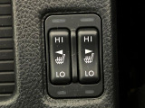【シートヒーター】寒い日に重宝するシートヒーター!エアコンより早く温まってくれるので寒がりの人も安心ですね♪エアコンの温風は乾燥するから苦手、という方にもをおすすめです。