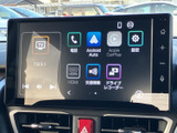 画面上にテレビや電話、スマートフォン連携などのメニューが並び、使いたい機能を選びやすい構成です。大きく見やすい表示で、日々の操作をサポートします。